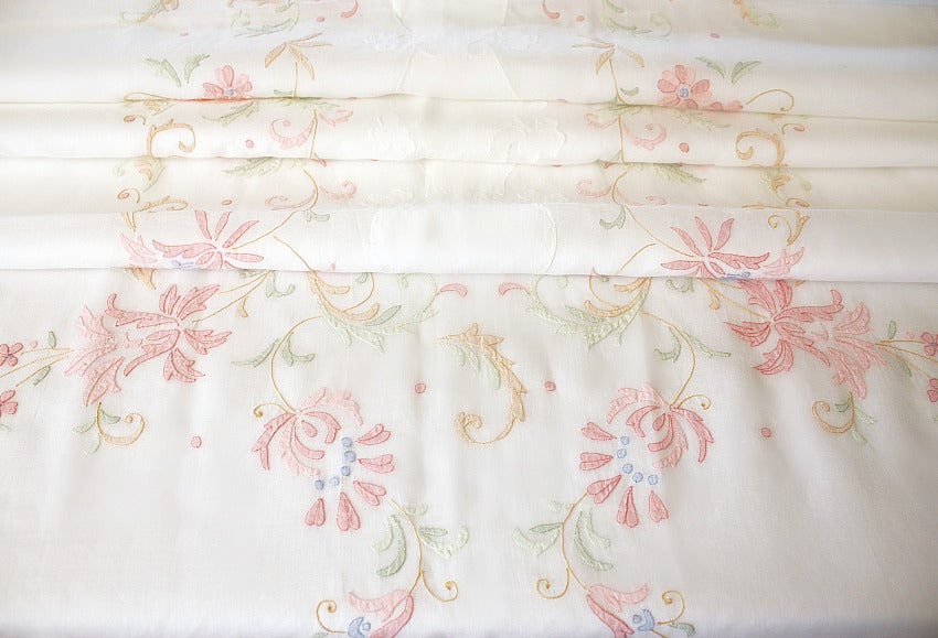 Heirloom Vintage Madeira White Floral Hand Embroidered Tablecloth 12 Napkins