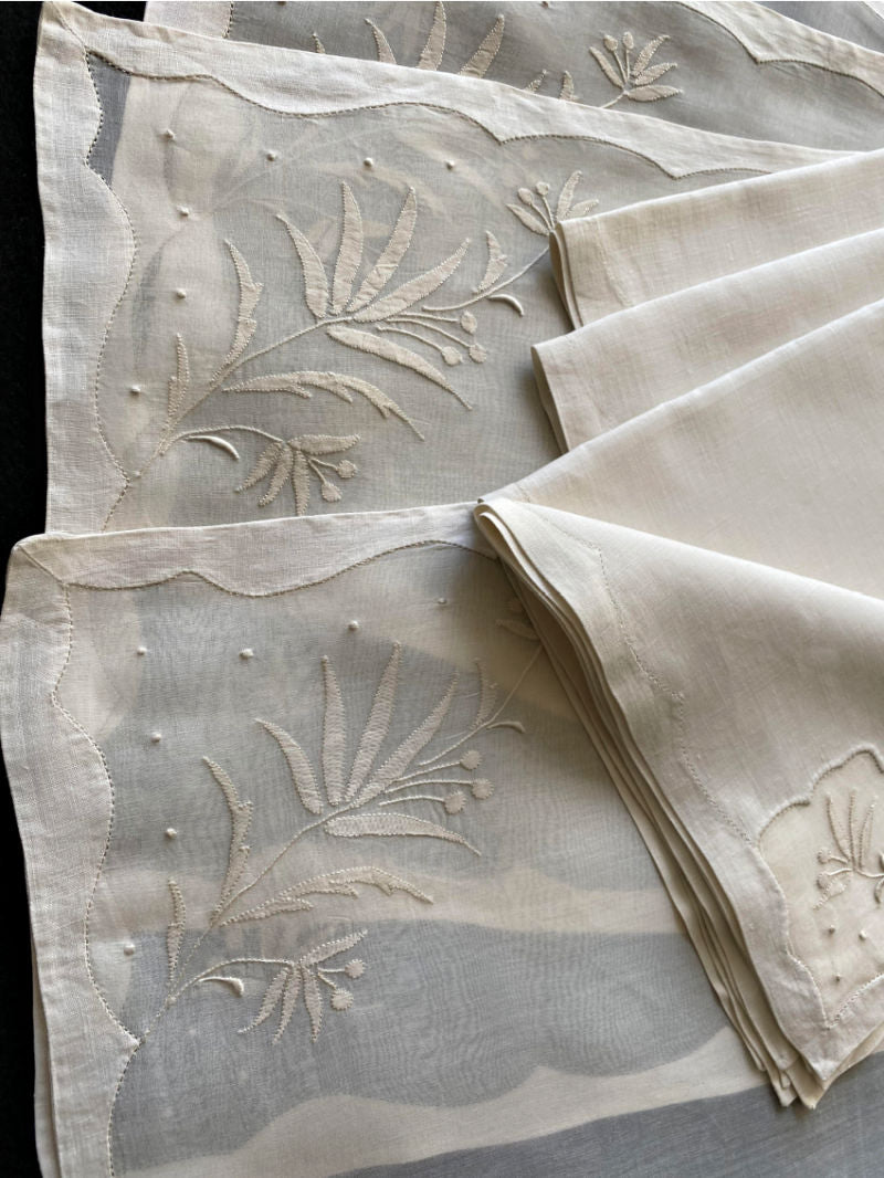 Berried Flowers Vintage Madeira Organdy 8pc Placemat Setting for 4