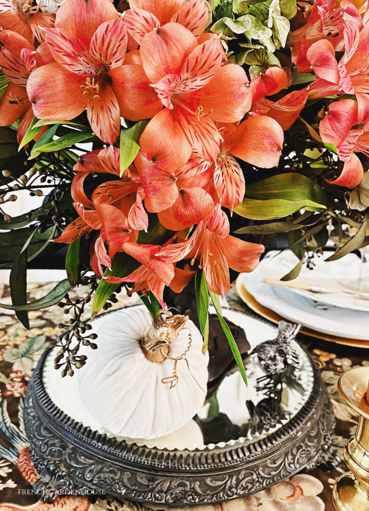 How to Set a Beautifully Welcoming Thanksgiving Table Setting with Antiques