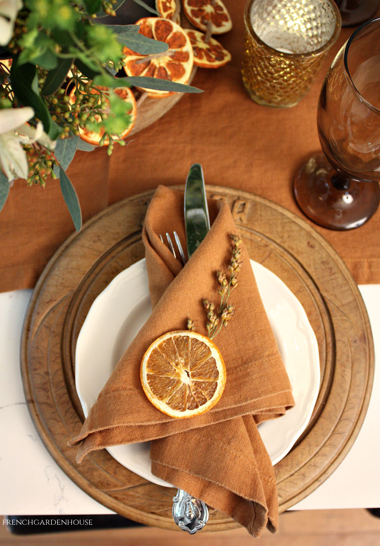 French Country Napkin Fold frenchgardenhouse