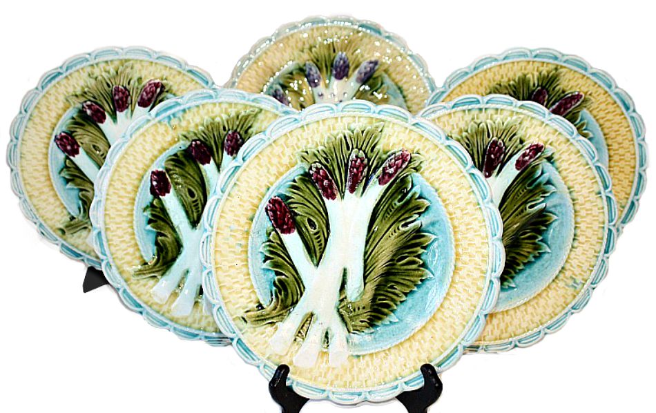 French 1850s Majolica Asparagus Plate With Scalloped Edge