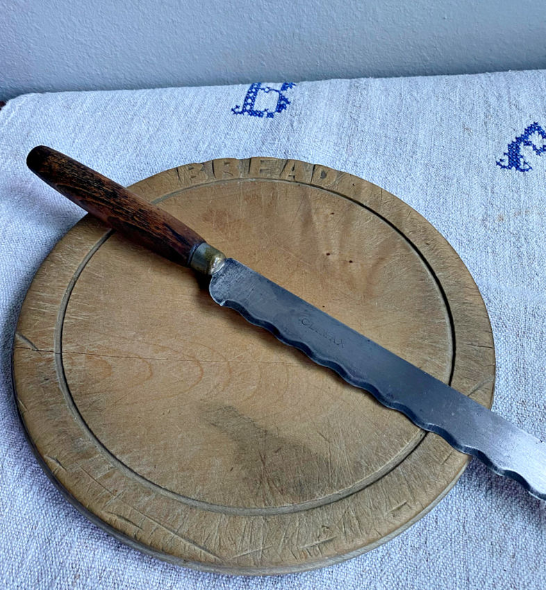 Decorative Antique Pine Wood Bread Plate & Knife