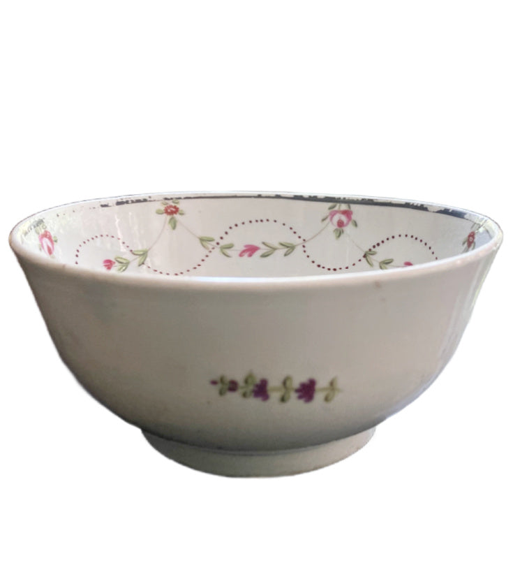 Antique Chinese Export Bowl in Famille Rose Palette