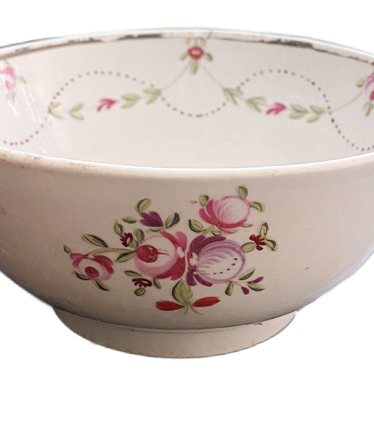 Antique Chinese Export Bowl in Famille Rose Palette