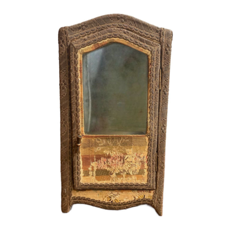 Exceptional antique French miniature sedan chair vitrine in silk and gilt, a rare display case with romantic presence for treasured keepsakes or curiosities.