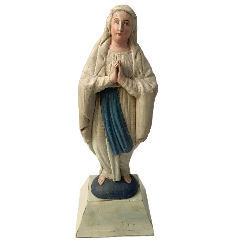 Antique French wooden Madonna in prayer, late 18th–early 19th century. Hand-carved devotional figure with beautiful aged patina and Provençal character.