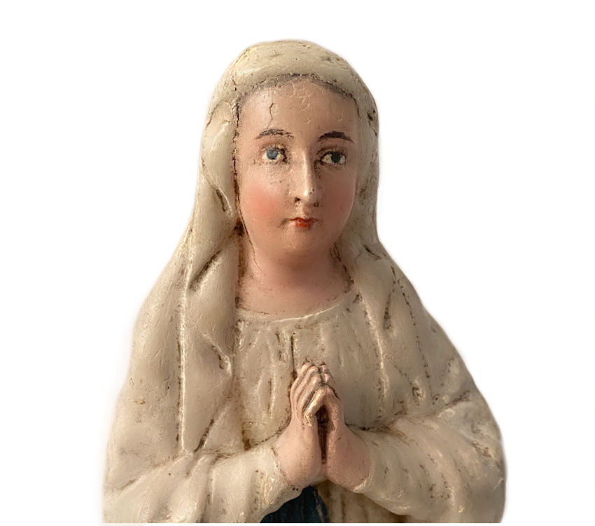 Antique French wooden Madonna in prayer, late 18th–early 19th century. Hand-carved devotional figure with beautiful aged patina and Provençal character face cloe sup