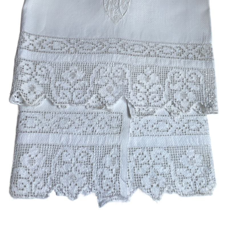 antique French towel, monogrammed linen, crowned lion embroidery, antique trousseau linen, French textile, hand embroidered, lace towel, 19th century French, French country décor, heirloom linen, antique guest towel, embroidered crest linen