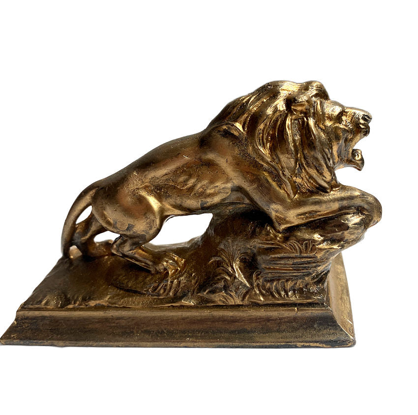 lion presse papier, gilded metal lion, antique paperweight, French desk accessory, French lion sculpture, gilt metal paperweight, library décor, gentleman’s office, collectible lion, French decorative object, antique gilt figure