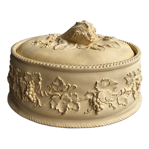 Antique Wedgwood Caneware Vegetable Tureen Cauliflower Finial Front View