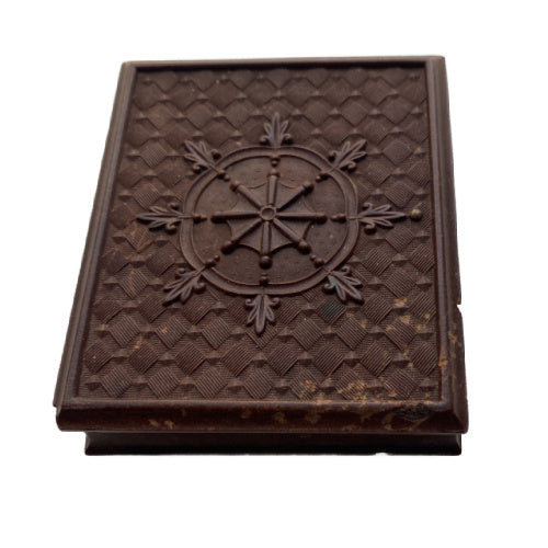 Rare Civil War era Union Case with ship’s wheel motif, retaining original portraits of a couple and elder woman. A deeply personal and historic collector’s treasure.