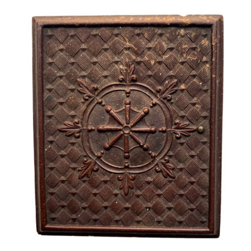 Rare Civil War era Union Case with ship’s wheel motif, retaining original portraits of a couple and elder woman. A deeply personal and historic collector’s treasure.