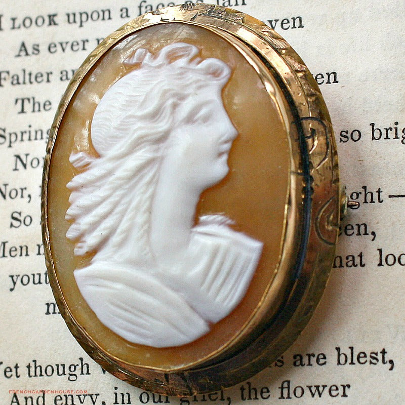 Vintage Hand Carved Cameo Brooch