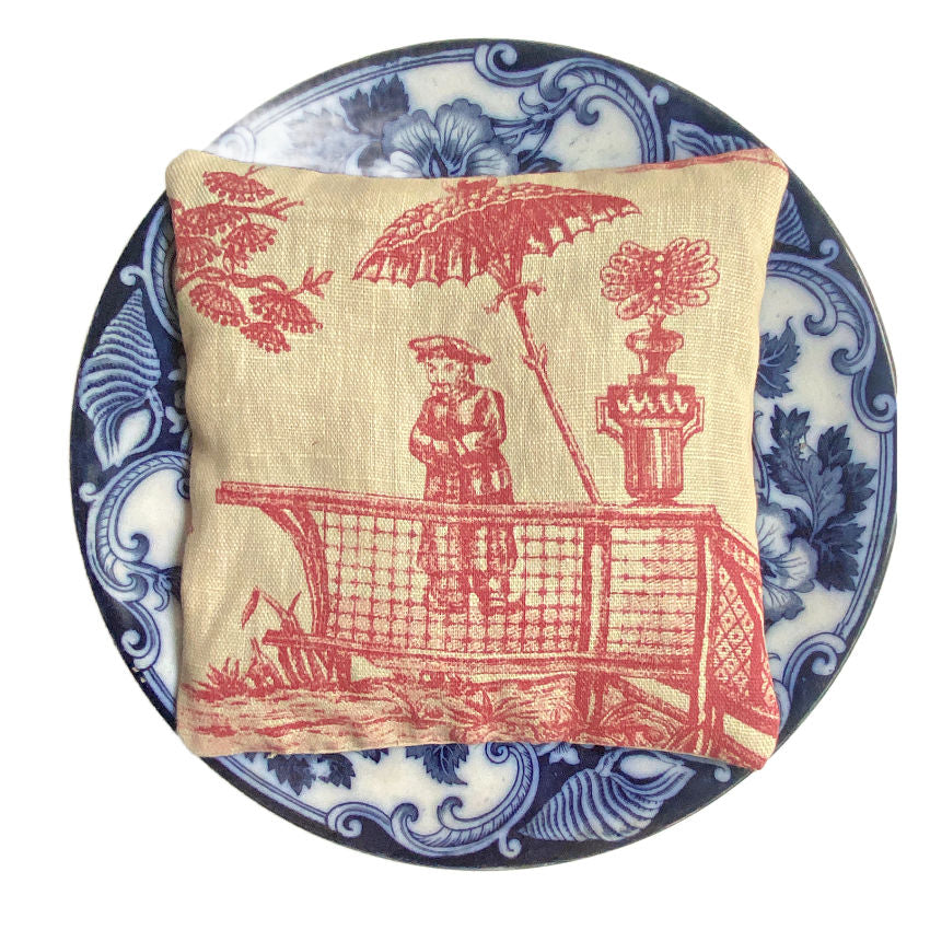 Large handmade French linen sachet with Chinoiserie fabric, filled with Provence lavender for a timeless, elegant scent and refined French country charm.