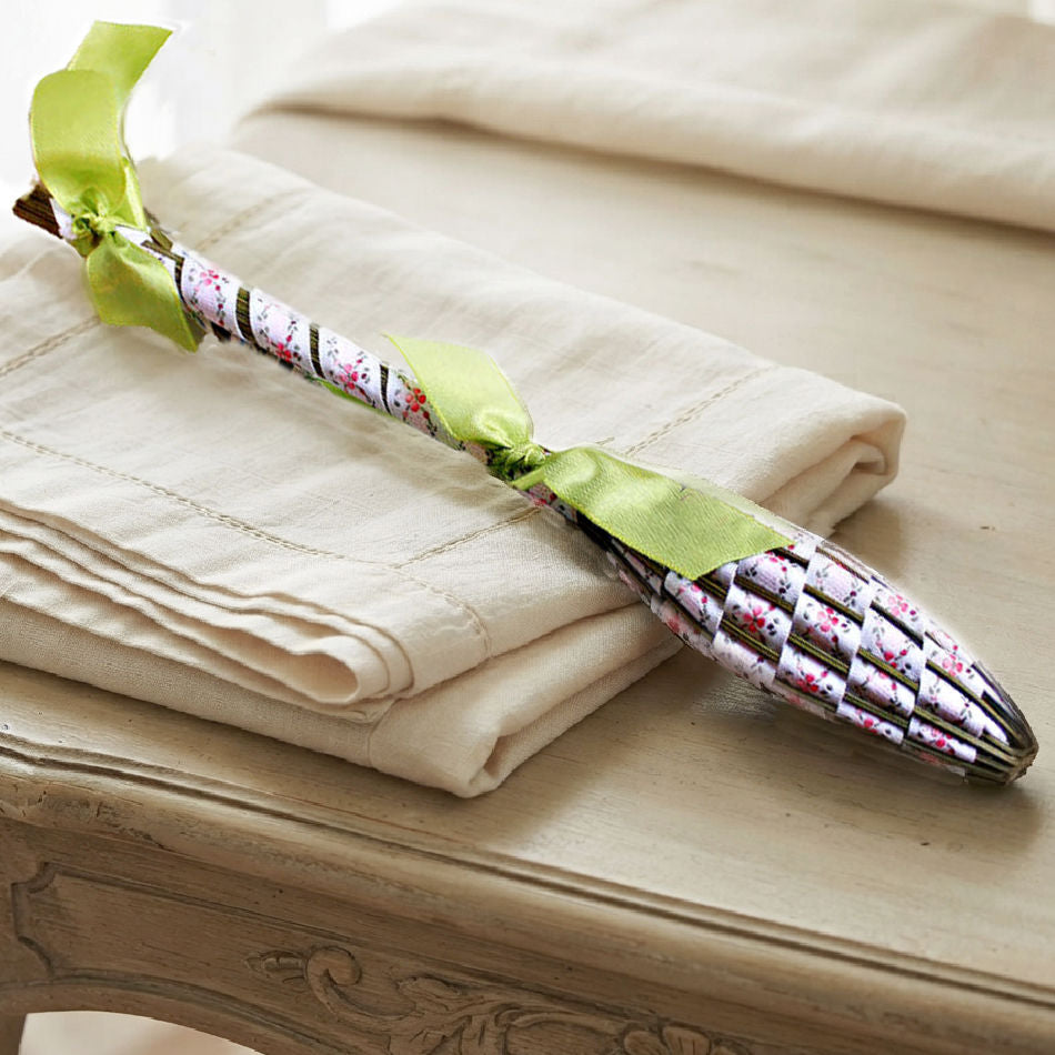Hand woven French lavender Fuseau de Lavande wand pink brocade on linen