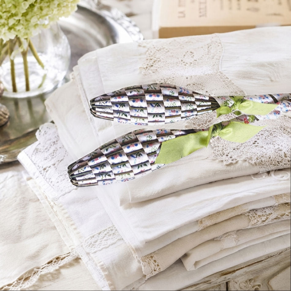 Hand woven French lavender Fuseau de Lavande wand blue brocade