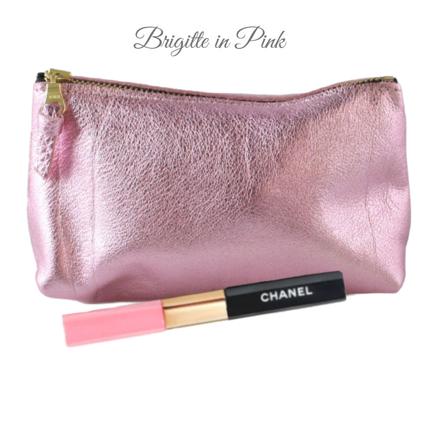 Elevate your beauty routine with the Brigitte luxury makeup bag in pink metallic leather – stylish, elegant, and perfect for travel or gifting.