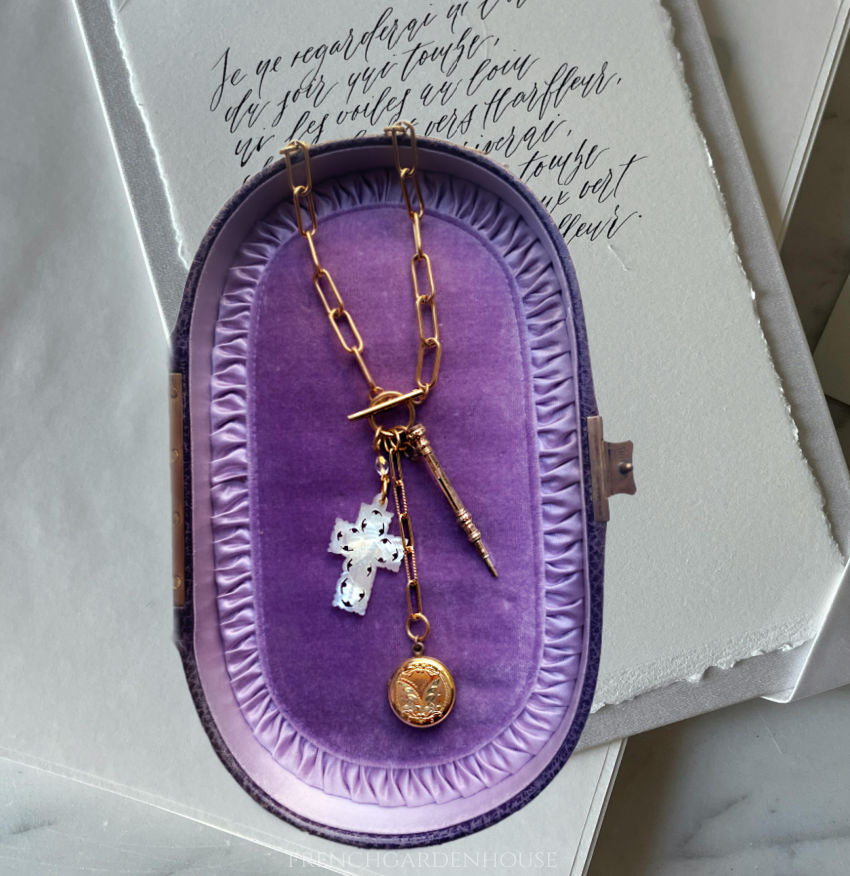 Antique gold locket char necklace