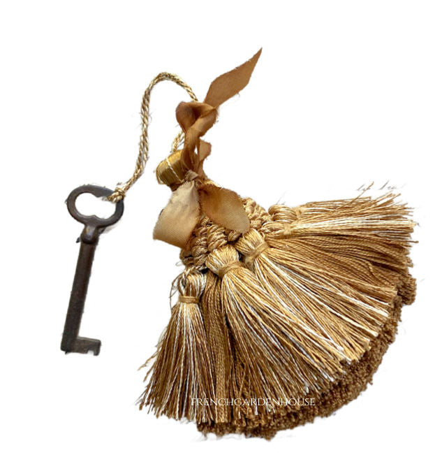 Parisian Atelier Gold Provence Tassel with Antique Key