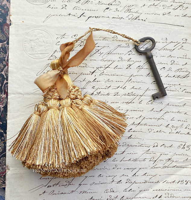 Parisian Atelier Gold Provence Tassel with Antique Key