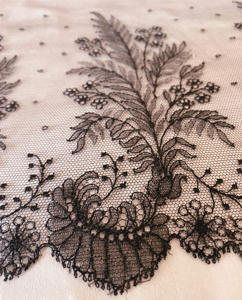 Fine Antique Chantilly Silk Lace Mid 1800's