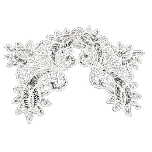 A creamy white antique bobbin needlelace linen lace collar with a floral pattern and undulating scroll work.