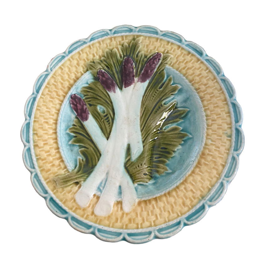 French 1850s Majolica Asparagus Plate With Scalloped Edge