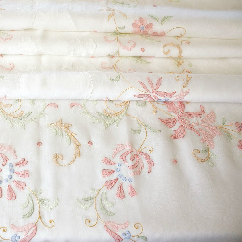 Heirloom Vintage Madeira White Floral Hand Embroidered Tablecloth 12 Napkins