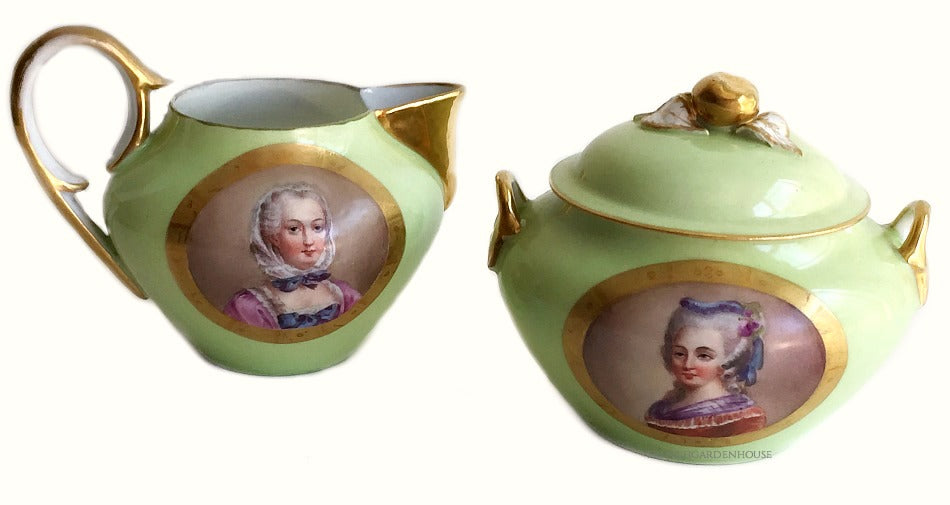 Antique French Vieux Paris porcelain sugar bowl and creamer set in rare apple green Sèvres style, hand-painted with delicate portraits and gilt accents. Marie Antoinette portrait close ups.