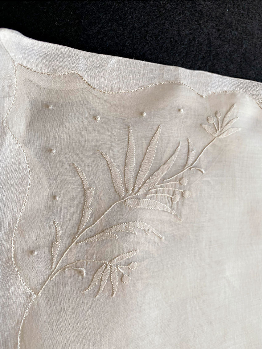 Vintage Madeira Organdy 8pc Placemat Setting for 4 Berried Flowers