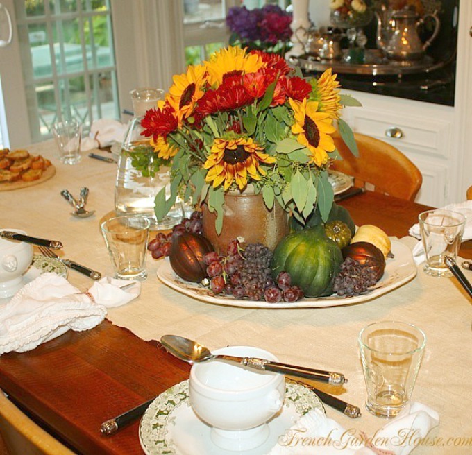 FrenchGardenhouseGivingCircletable