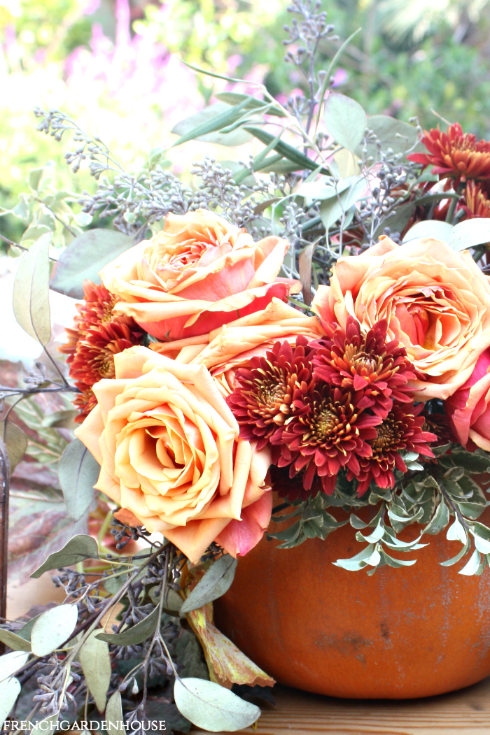 CREATE A STUNNING PUMPKIN CENTERPIECE