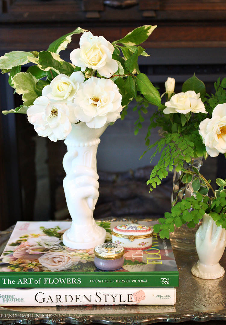 An Elegant Simple White Flower Arrangement