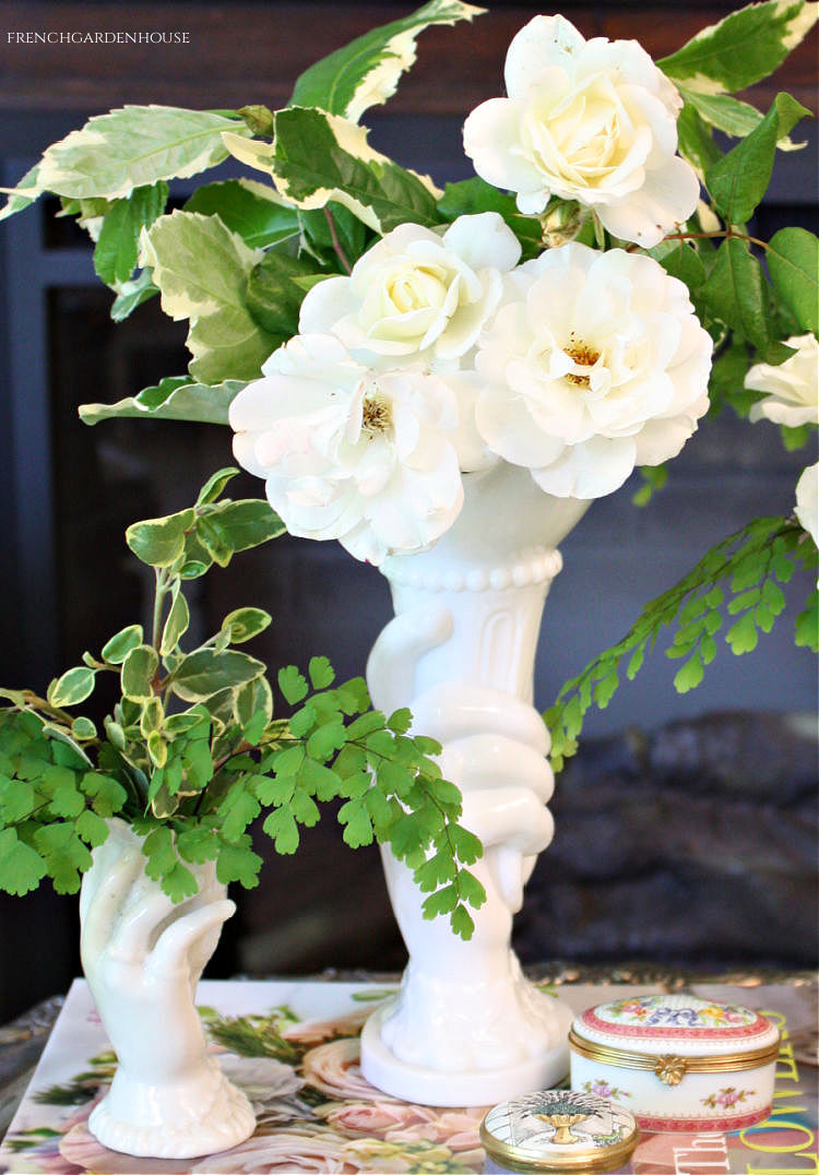 An Elegant Simple White Flower Arrangement