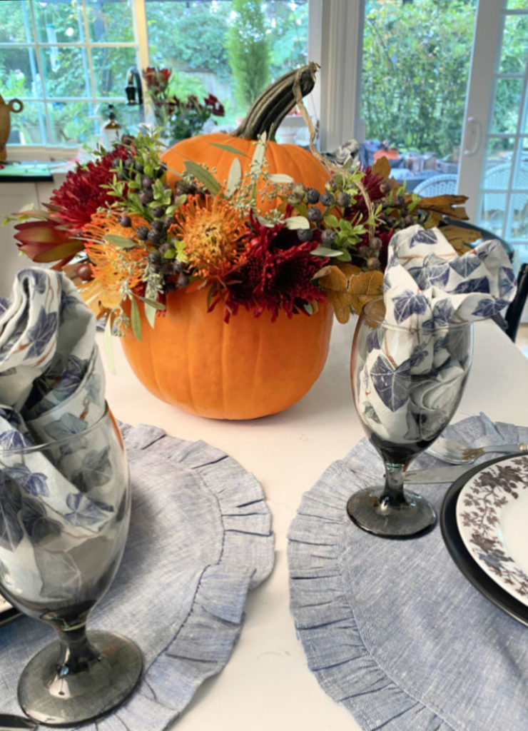 pumpkin table setting for autumn