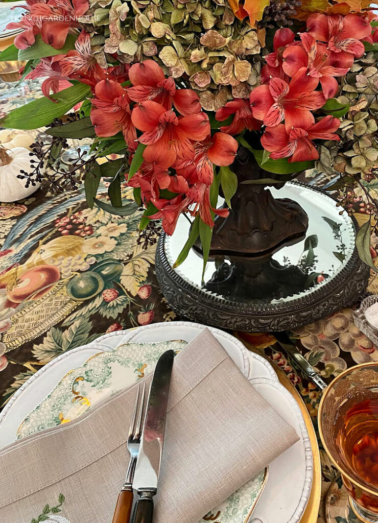 How to Set a Beautifully Welcoming Thanksgiving Table Setting with Antiques