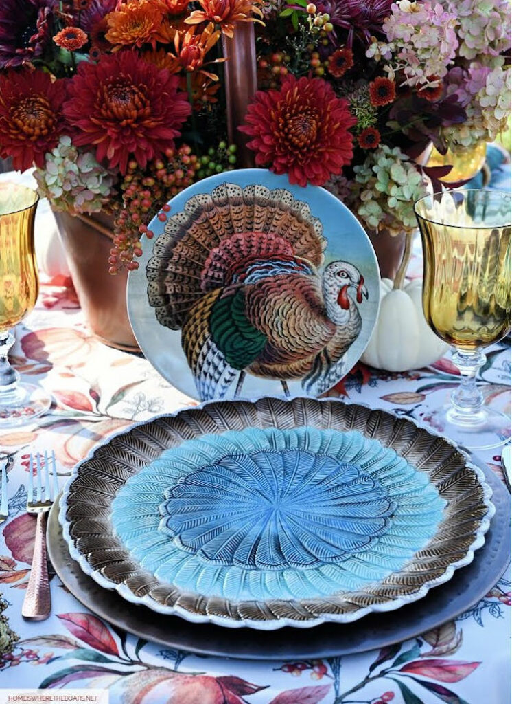 Set a beautiful Thanksgiving table