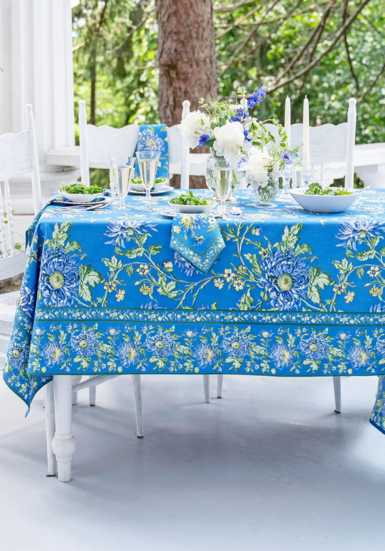 Choosing the Perfect Tablecloth