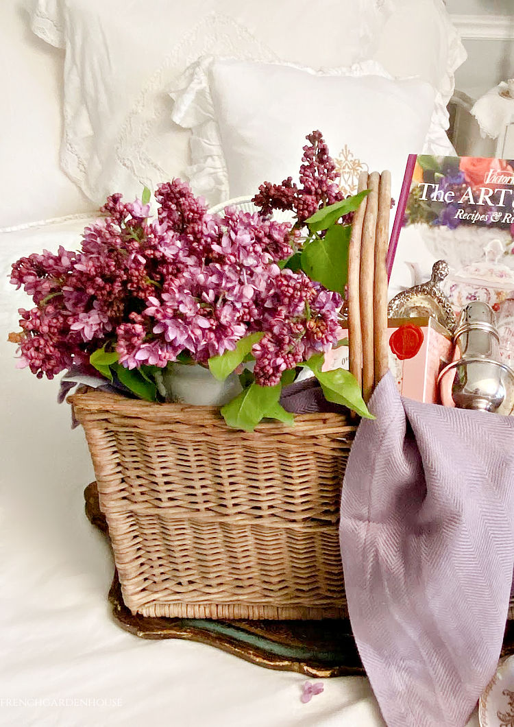 The Gift of Tea in a Basket