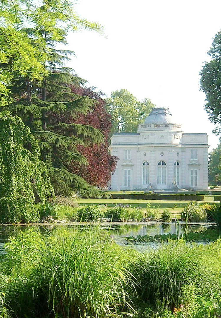 Best Kept Secret Garden In Paris