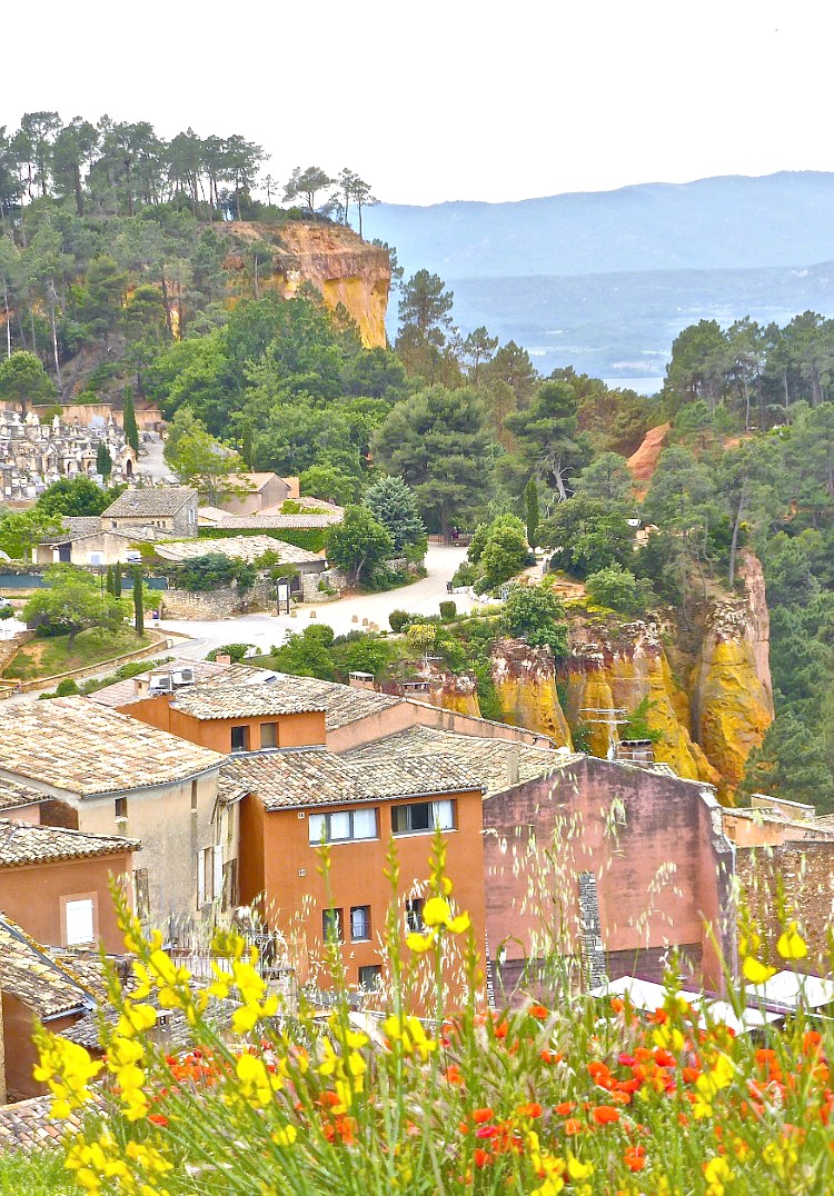 visit Roussillon