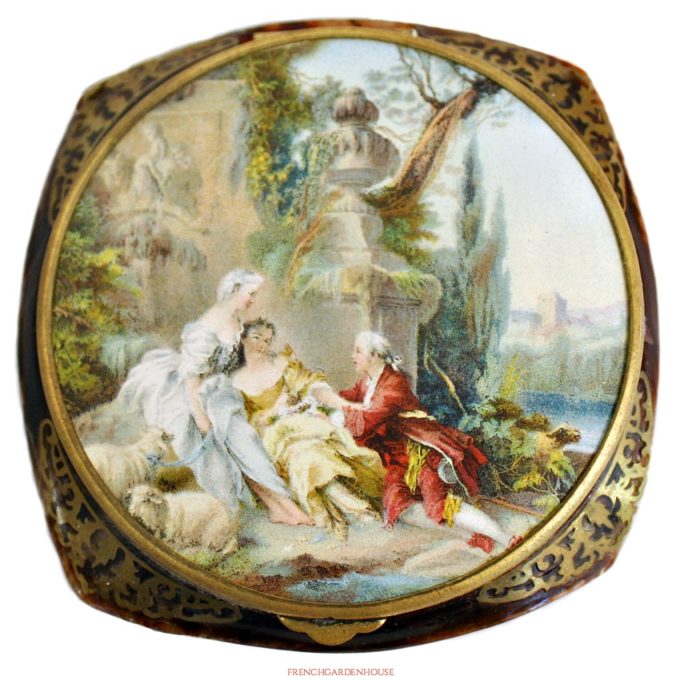 antiqueFrenchCompact