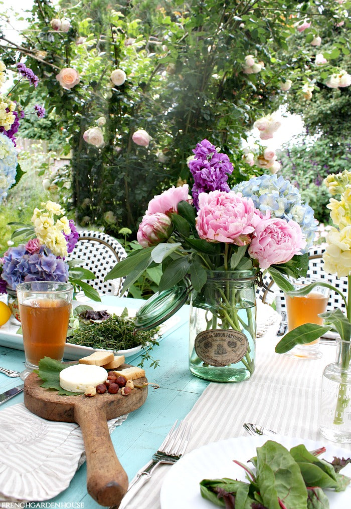 SUMMER ARRANGEMENTS IN ANTIQUE FRENCH JARS - French Garden House